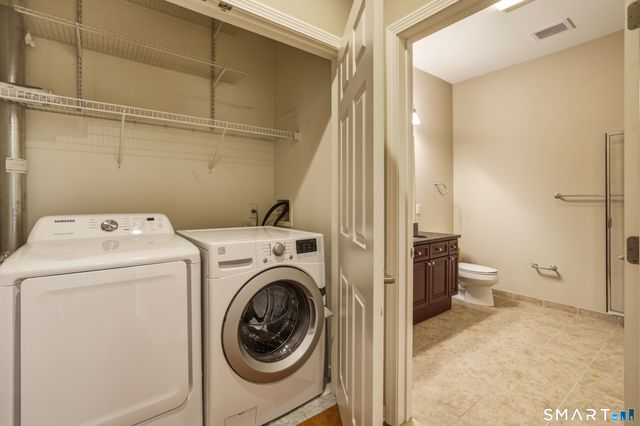 1 King Philip Drive 301, West Hartford, CT 06117