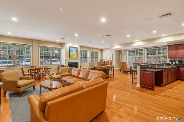 1 King Philip Drive 301, West Hartford, CT 06117