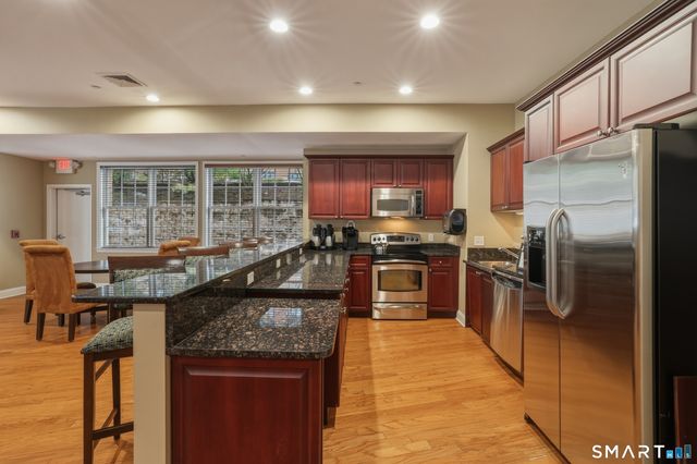 1 King Philip Drive 301, West Hartford, CT 06117