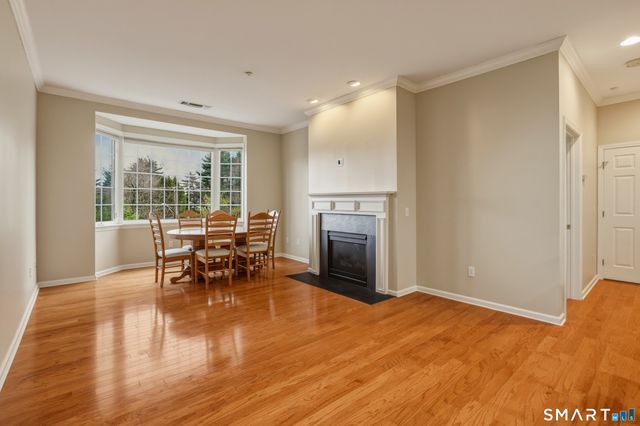 1 King Philip Drive 301, West Hartford, CT 06117