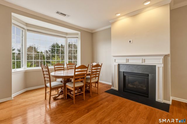 1 King Philip Drive 301, West Hartford, CT 06117