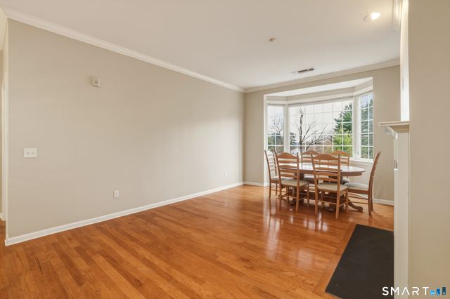 1 King Philip Drive 301, West Hartford, CT 06117