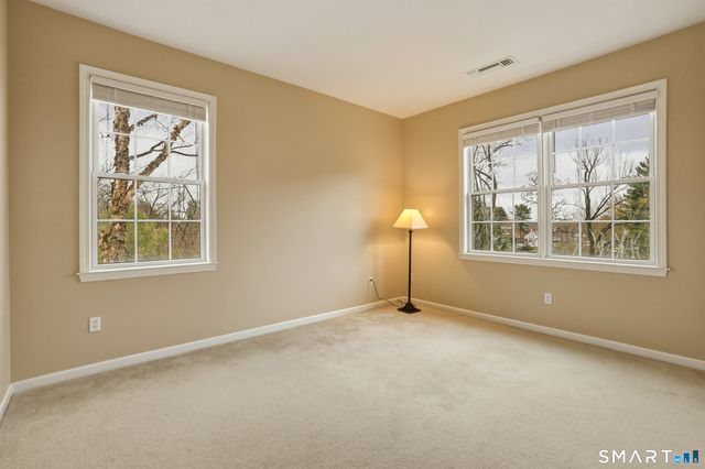 1 King Philip Drive 301, West Hartford, CT 06117