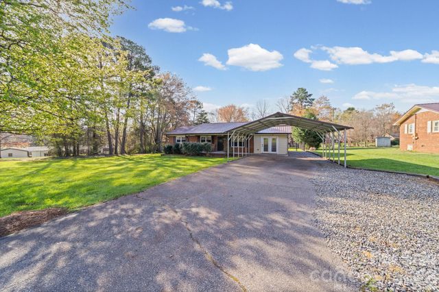 3227 Westover Road, Statesville, NC 28677