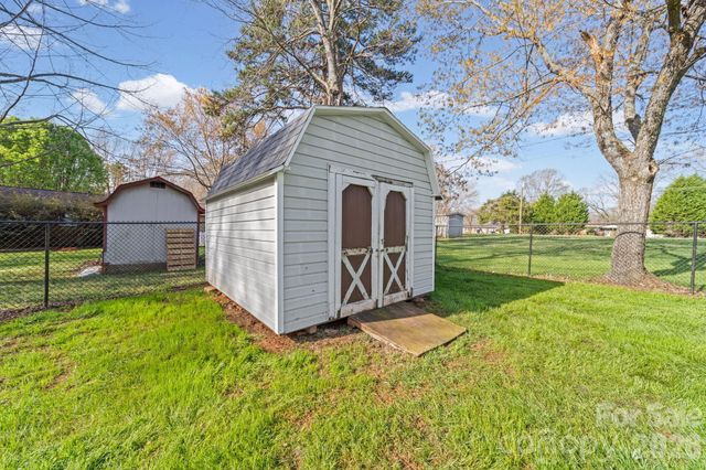 3227 Westover Road, Statesville, NC 28677