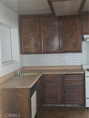 44302 Kirkland Avenue, Lancaster, CA 93535