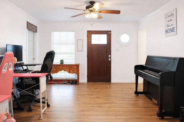 506 Azalea Street, Lake Jackson, TX 77566