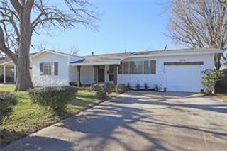 506 Azalea Street, Lake Jackson, TX 77566