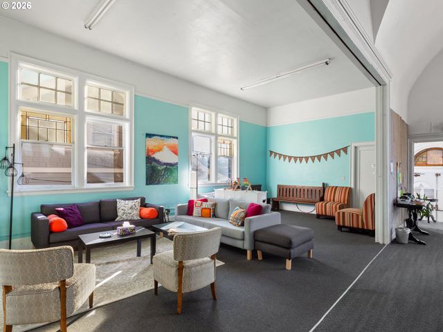 7119 Se KNIGHT St, Portland, OR 97206