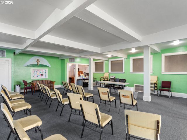 7119 Se KNIGHT St, Portland, OR 97206