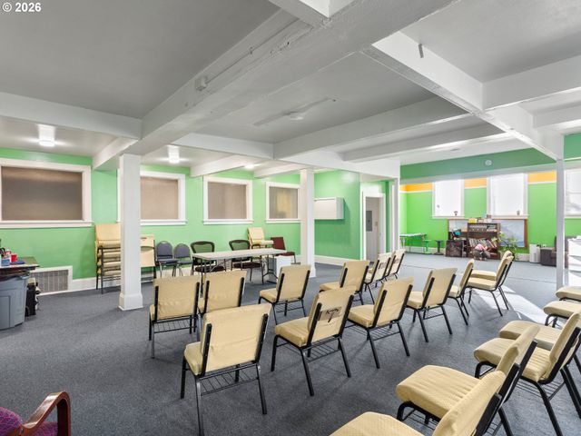 7119 Se KNIGHT St, Portland, OR 97206