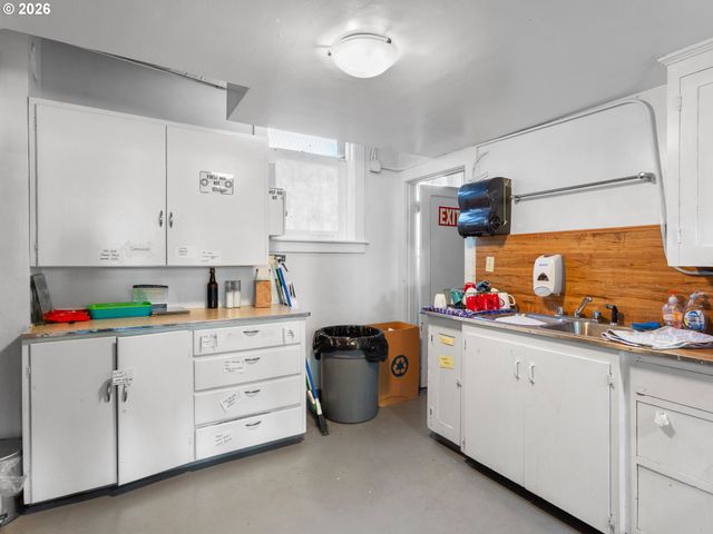 7119 Se KNIGHT St, Portland, OR 97206