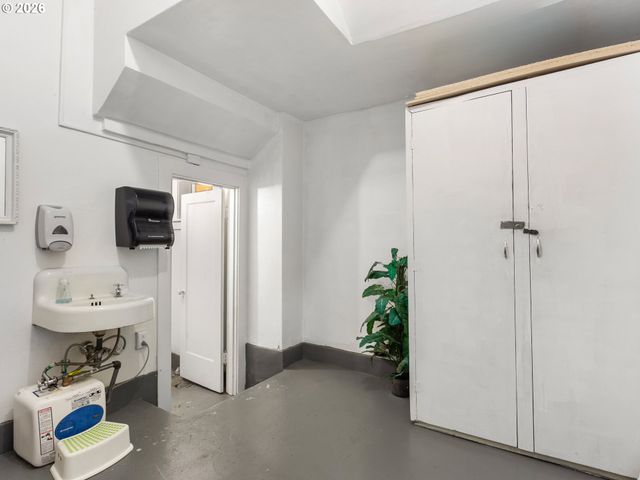 7119 Se KNIGHT St, Portland, OR 97206