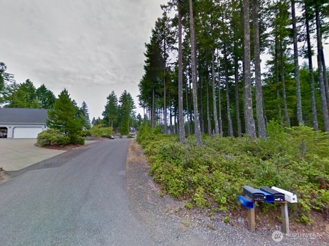 18 E Flaggwood Court, Union, WA 98592