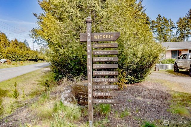18 E Flaggwood Court, Union, WA 98592