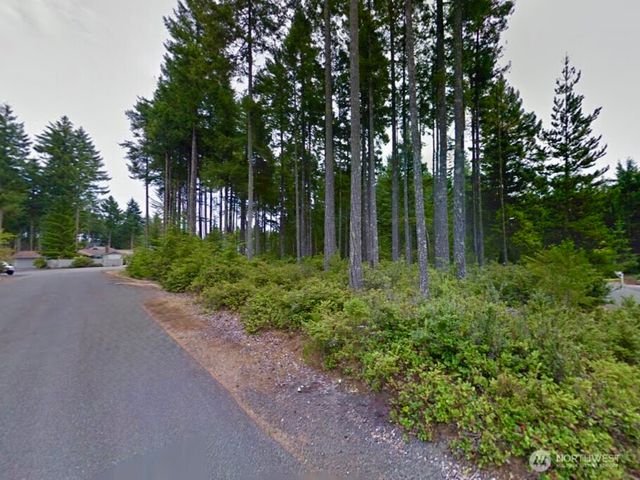 18 E Flaggwood Court, Union, WA 98592