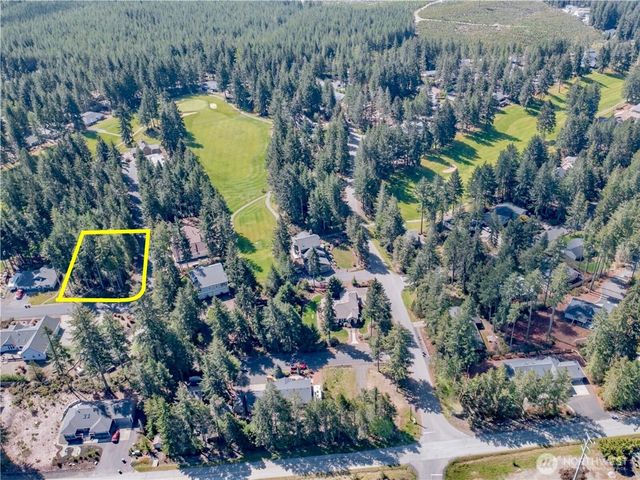 18 E Flaggwood Court, Union, WA 98592