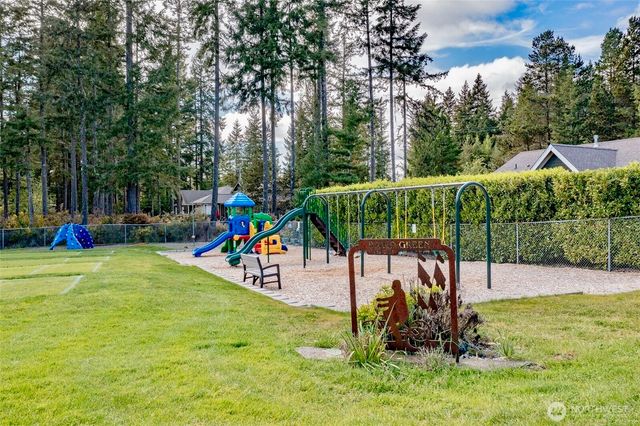 18 E Flaggwood Court, Union, WA 98592