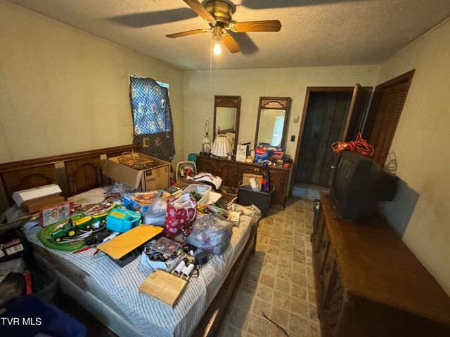 105 Pond Hill Road, Jonesborough, TN 37659