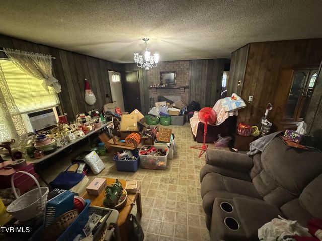 105 Pond Hill Road, Jonesborough, TN 37659