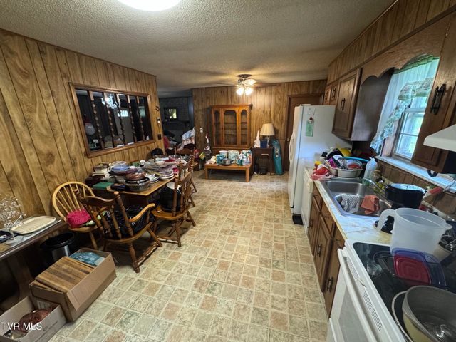 105 Pond Hill Road, Jonesborough, TN 37659