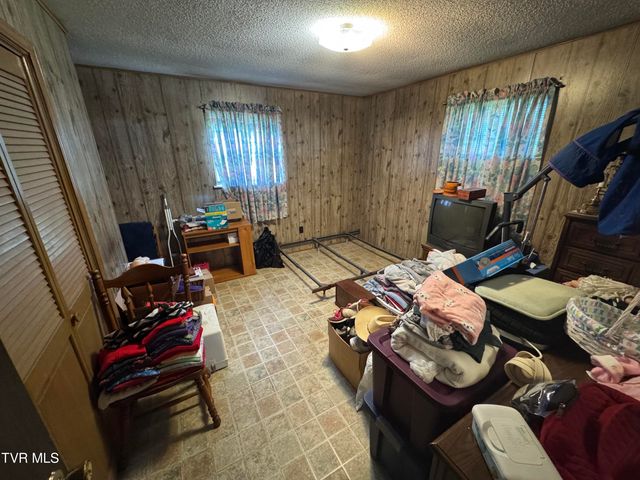 105 Pond Hill Road, Jonesborough, TN 37659
