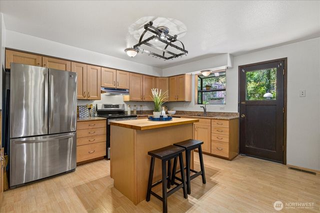 7223 NE 160th Street, Kenmore, WA 98028