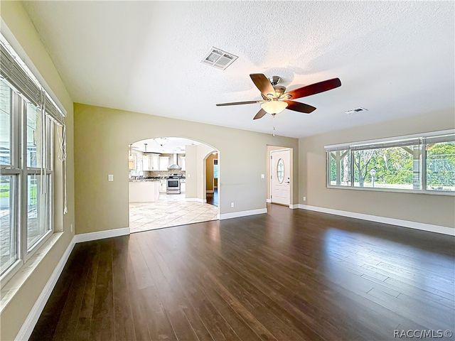 363 N Kensington Avenue, Lecanto, FL 34461