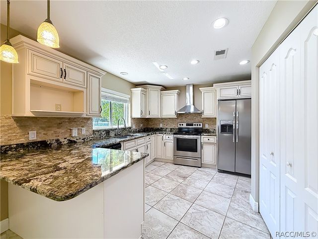 363 N Kensington Avenue, Lecanto, FL 34461