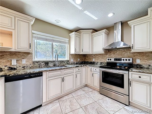 363 N Kensington Avenue, Lecanto, FL 34461