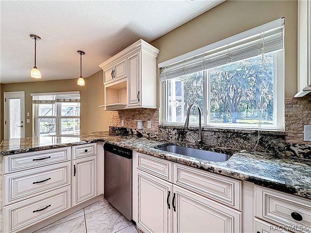 363 N Kensington Avenue, Lecanto, FL 34461