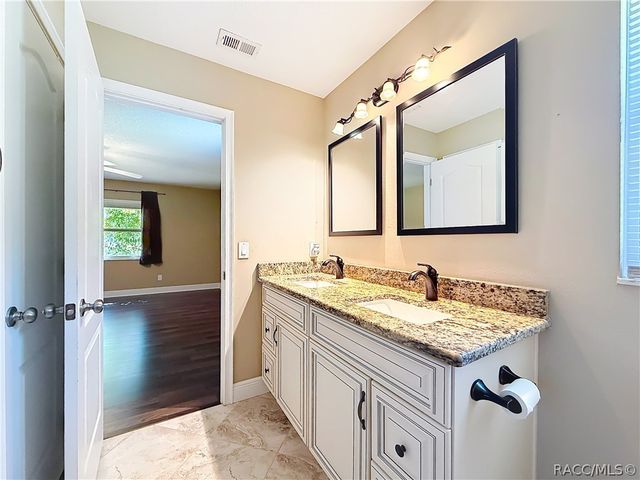 363 N Kensington Avenue, Lecanto, FL 34461