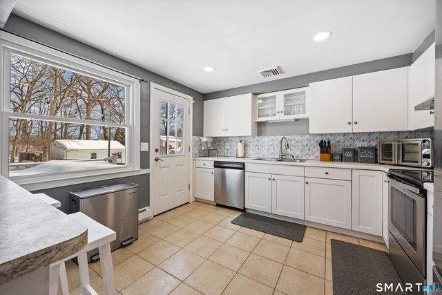 334 Gaylord Drive, Waterbury, CT 06708