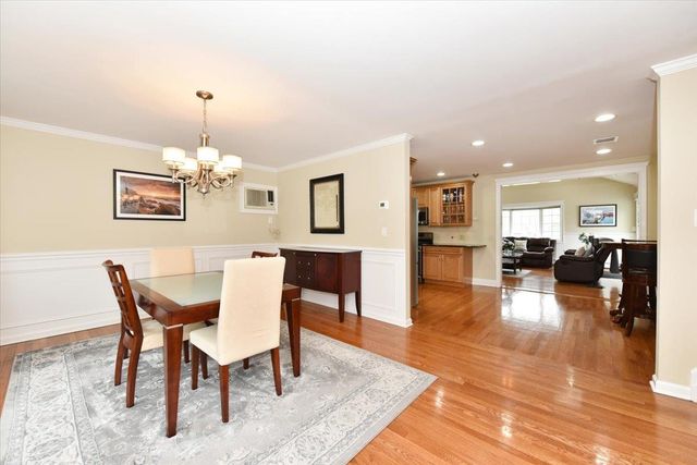 342 Park Lane, Massapequa Park, NY 11762