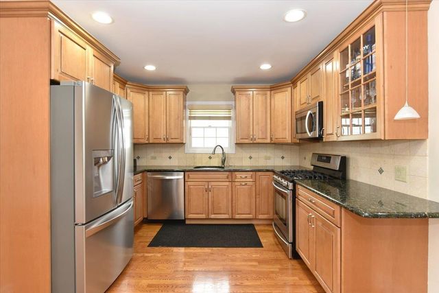 342 Park Lane, Massapequa Park, NY 11762