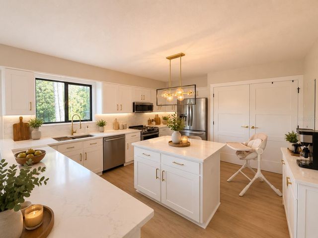 7826 PINE HAVEN COURT, Orlando, FL 32819