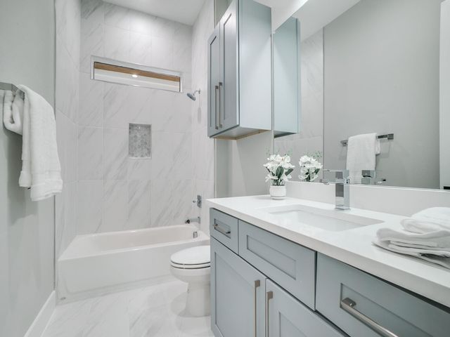 2123 Southerland Avenue, Dallas, TX 75203