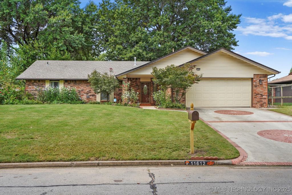 11612 S 101st East Avenue, Bixby, OK 74008