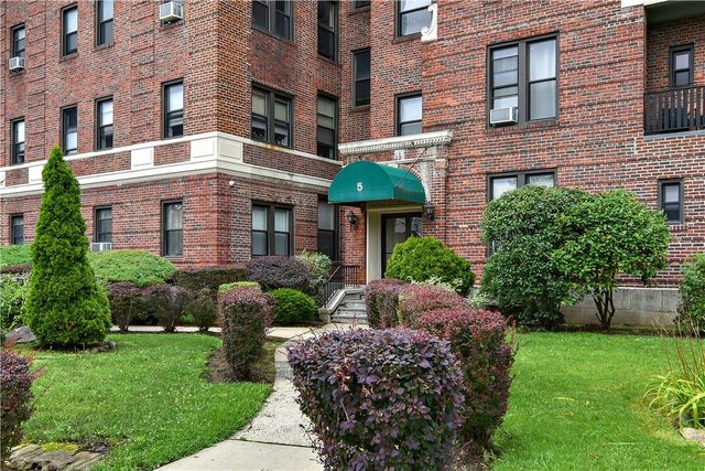5 Circuit Road 7A1, New Rochelle, NY 10805