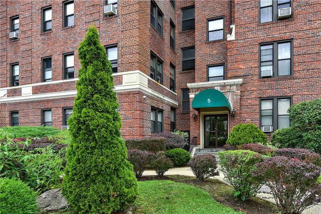 5 Circuit Road 7A1, New Rochelle, NY 10805