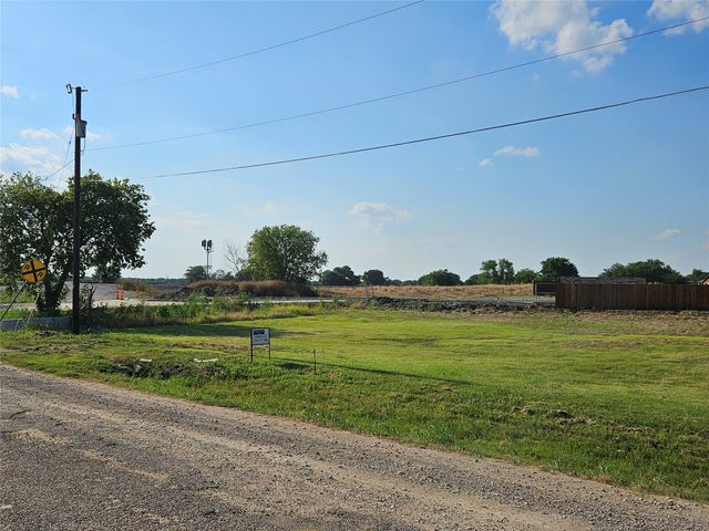 512 W Cedar Street, Gunter, TX 75058
