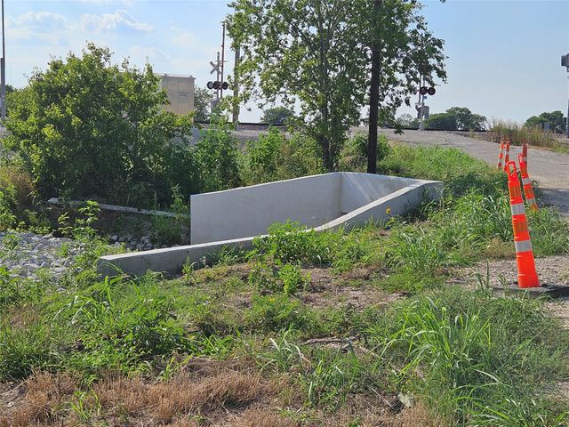 512 W Cedar Street, Gunter, TX 75058