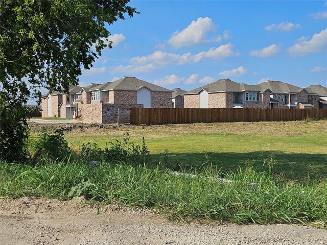 512 W Cedar Street, Gunter, TX 75058