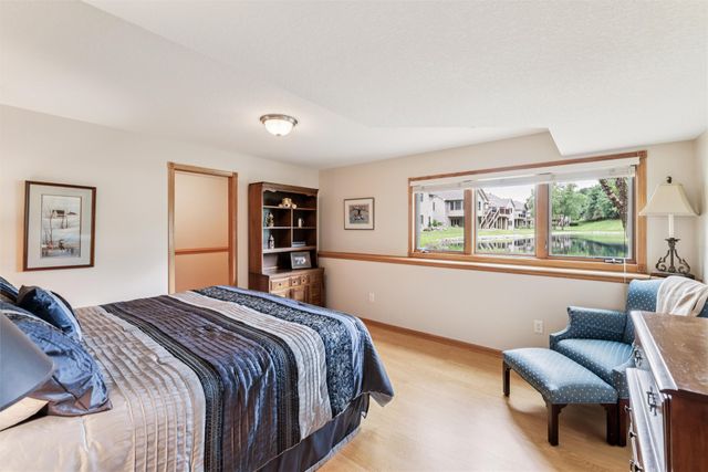 15410 Oakwood Drive, Urbandale, IA 50323