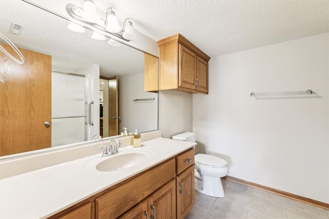 15410 Oakwood Drive, Urbandale, IA 50323