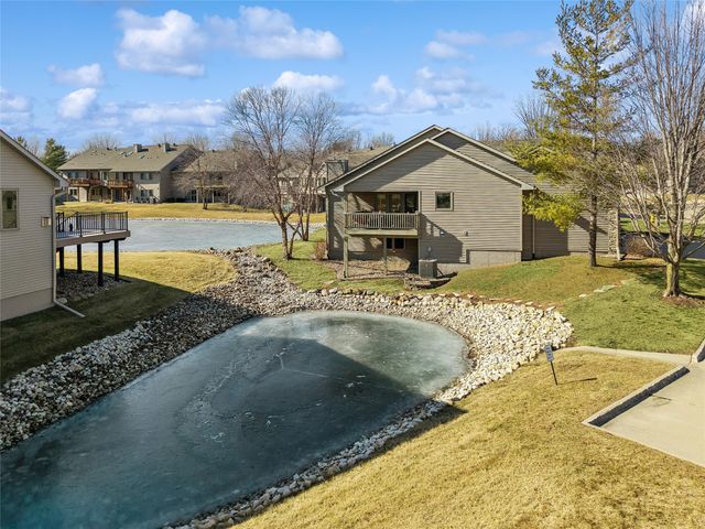 15410 Oakwood Drive, Urbandale, IA 50323