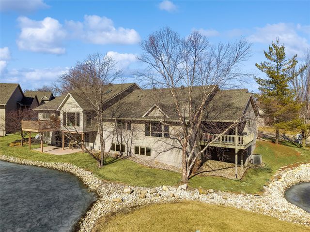 15410 Oakwood Drive, Urbandale, IA 50323