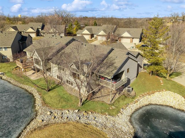 15410 Oakwood Drive, Urbandale, IA 50323