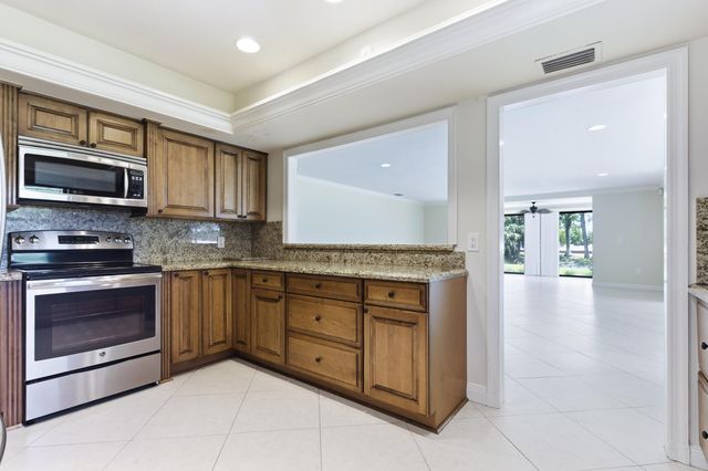 2730 W Polo Island Drive A101, Wellington, FL 33414