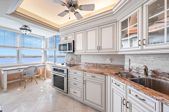 5200 N Ocean Drive 1904, Singer Island, FL 33404